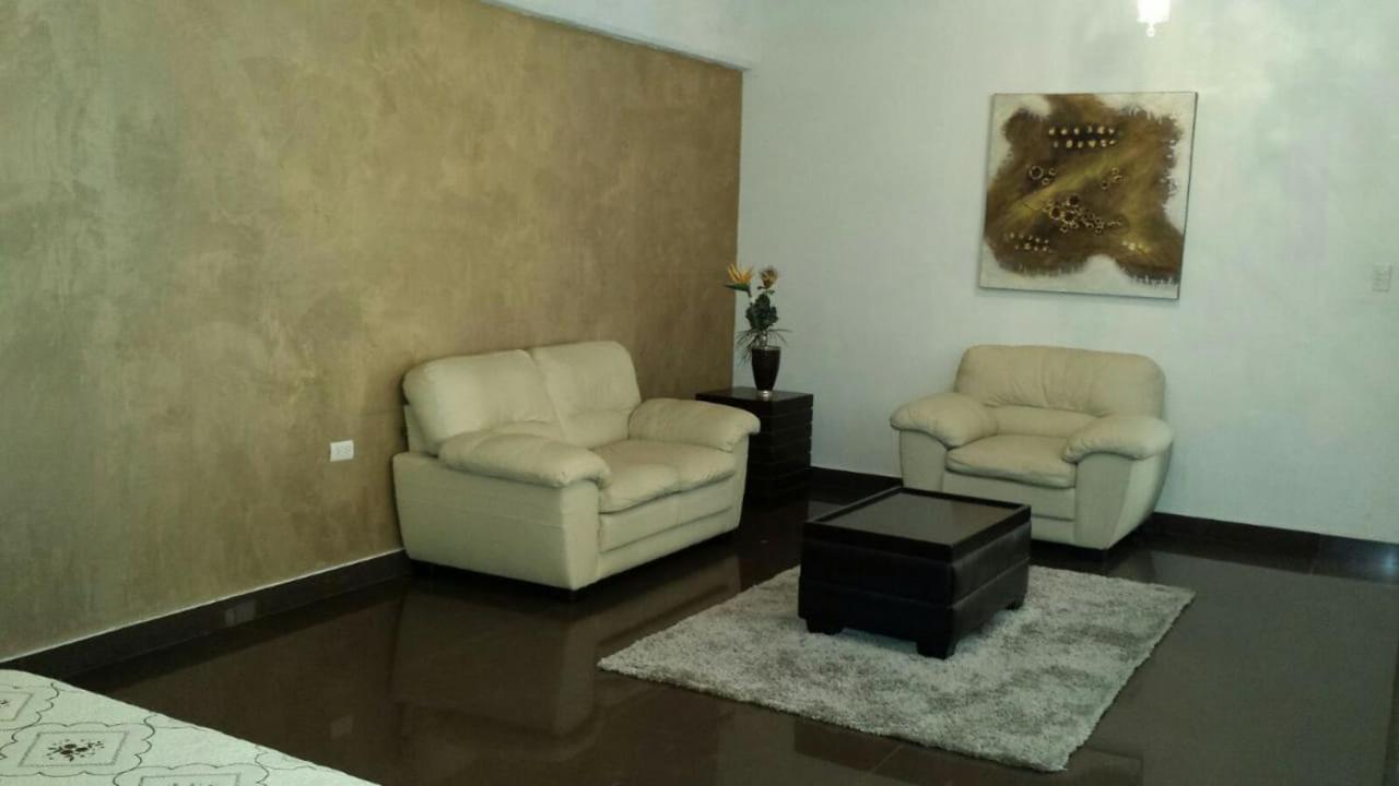 Ciudad Obregón Premier Hotel Suites מראה חיצוני תמונה